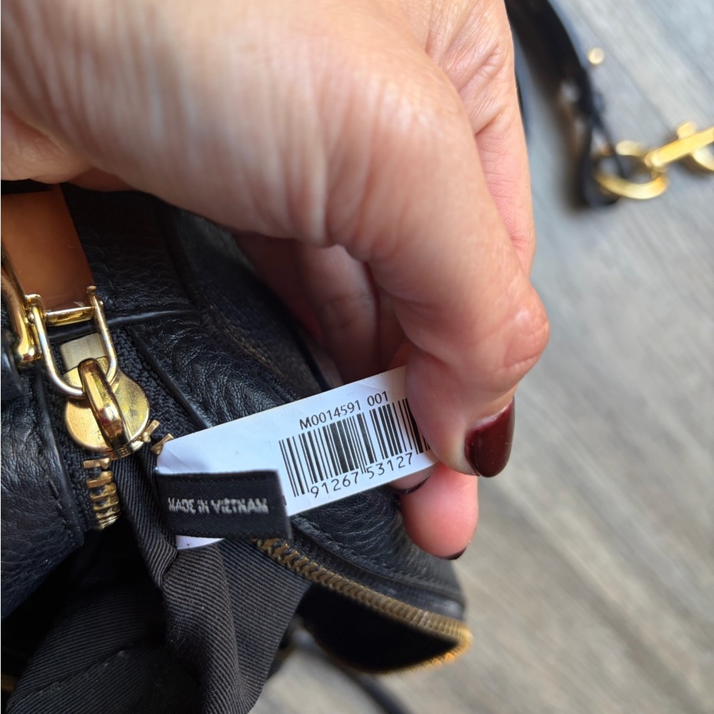 Marc Jacobs SoftShot 21 Leather Crossbody Bag - Picture 10 of 17